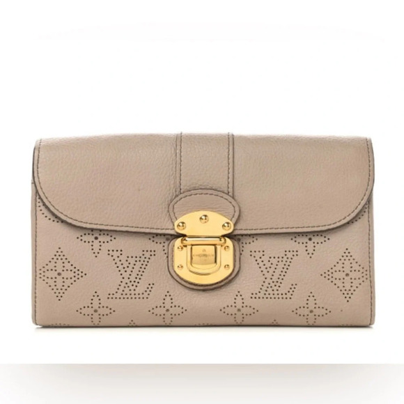 Authentic LOUIS VUITTON Mahina Amelia Wallet Beige Opal w/COA - Picture 5 of 15